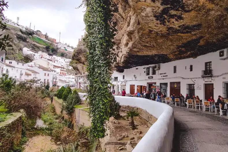 Endulus Gezi Rehberi - Setenil de las Bodegas