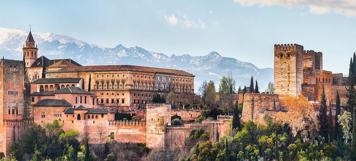 Granada'da Nerede Kalınır?